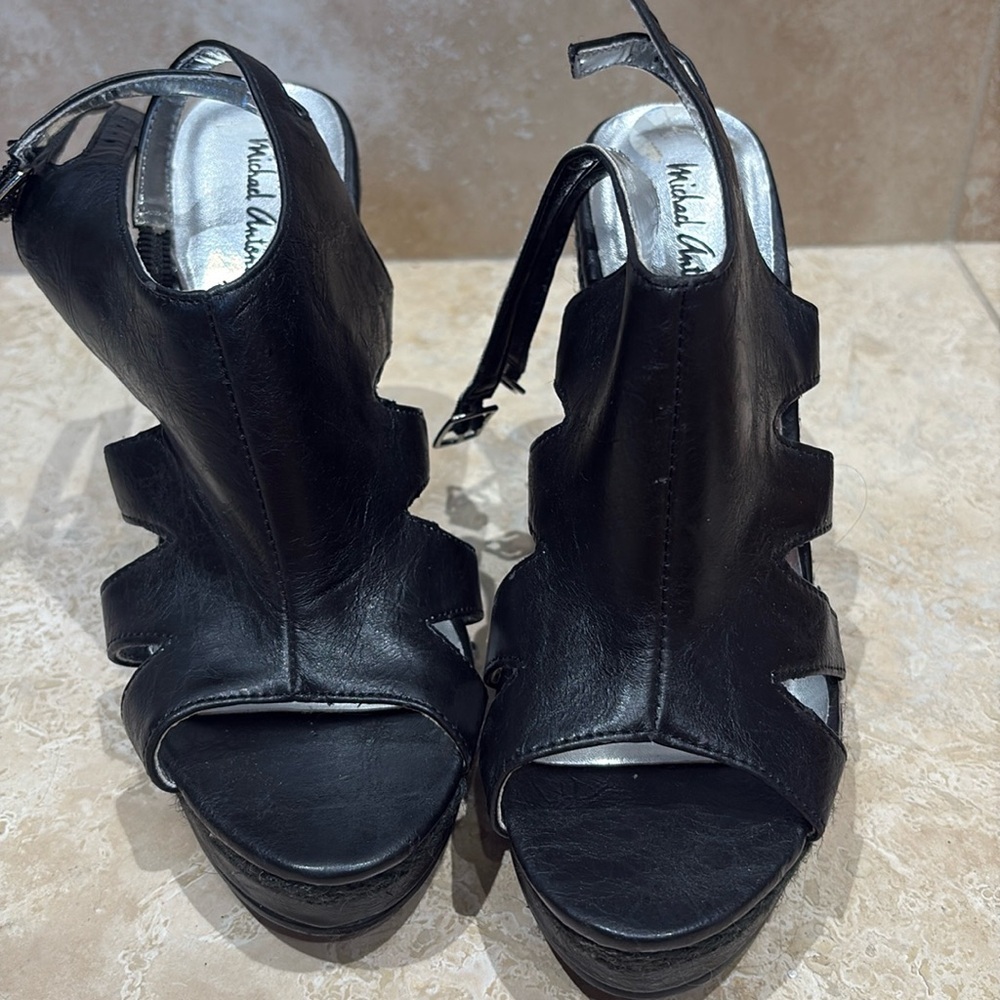 Michael Antonio black sandals
